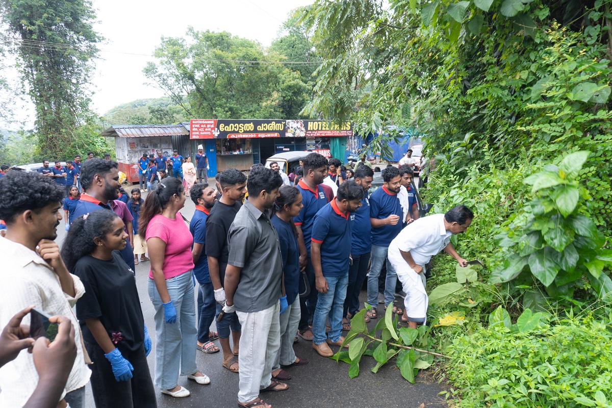 ഡി വൈ എഫ് ഐ ജില്ലാ കമ്മറ്റിയുടെ നേതൃത്വത്തിൽ ഇടുക്കി മെഡിക്കൽ കോളേജ് പരിസരം ശുചികരിച്ചു